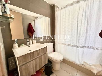 Bosques de Montemar, Concón. Departamento con amplio patio privado.