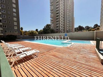 Bosques de Montemar, Concón. Departamento con amplio patio privado.