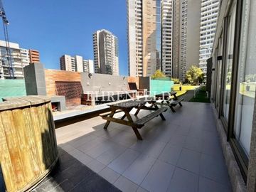 Bosques de Montemar, Concón. Departamento con amplio patio privado.