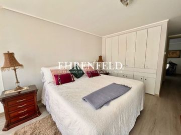 Bosques de Montemar, Concón. Departamento con amplio patio privado.