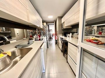 Bosques de Montemar, Concón. Departamento con amplio patio privado.