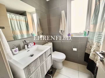 Bosques de Montemar, Concón. Departamento con amplio patio privado.