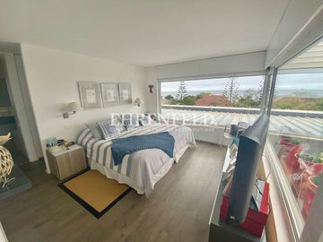 Santo Domingo, Región Valparaíso, Moderna Casa.