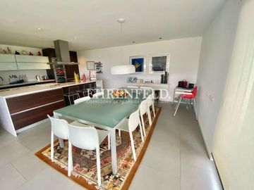Santo Domingo, Región Valparaíso, Moderna Casa.