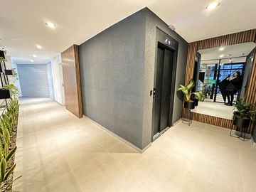 Venta - Departamento de dos dormitorios con cochera y amenities a estrenar en Barrio Martin, Rosario