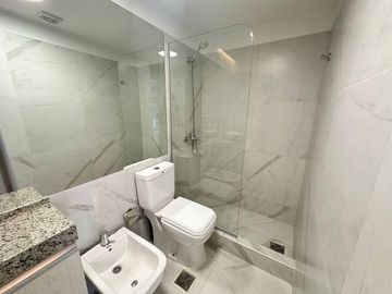Venta - Departamento de dos dormitorios con cochera y amenities a estrenar en Barrio Martin, Rosario
