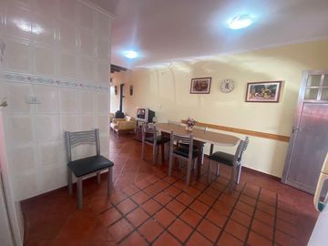 PH en venta en Mar de ajo con patio amplio y parrilla  cerca de zona comercial todo el año