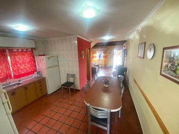PH en venta en Mar de ajo con patio amplio y parrilla  cerca de zona comercial todo el año
