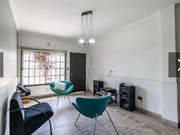 Duplex en Venta - 4 Dormitorios 2 Baños Cochera - 297 mts2 - Hurlingham, Buenos Aires