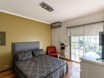 Duplex en Venta - 4 Dormitorios 2 Baños Cochera - 297 mts2 - Hurlingham, Buenos Aires