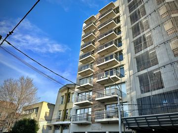 Venta semipiso 2 ambientes con cochera a estrenar Plaza Mitre.