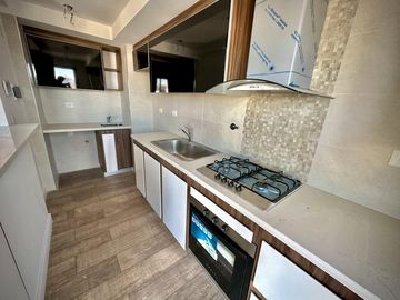 Venta semipiso 2 ambientes con cochera a estrenar Plaza Mitre.