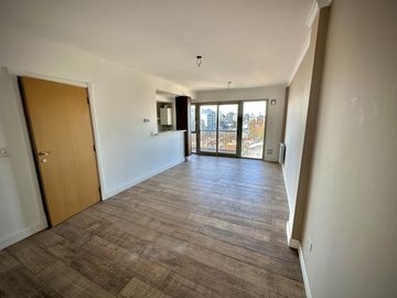 Venta semipiso 2 ambientes con cochera a estrenar Plaza Mitre.