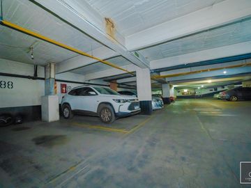 Departamento de 2 ambientes de 53,73 m2. Piso alto, Balcón. Cochera fija. Apto profesional. Flores