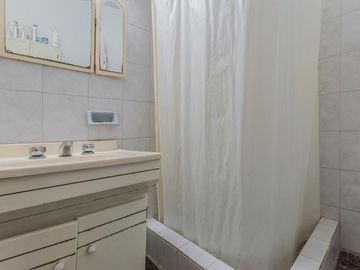 Dos PH sobre lote propio- se acepta canje y posibilidad de subdividir- Florida Oeste