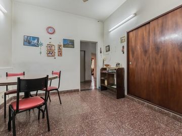 Dos PH sobre lote propio- se acepta canje y posibilidad de subdividir- Florida Oeste