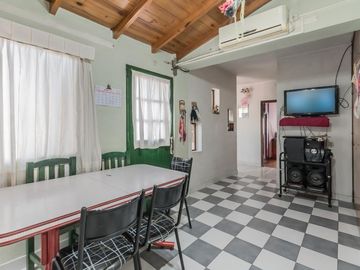 Dos PH sobre lote propio- se acepta canje y posibilidad de subdividir- Florida Oeste