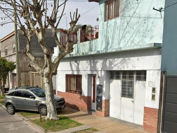 Dos PH sobre lote propio- se acepta canje y posibilidad de subdividir- Florida Oeste