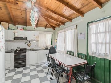 Dos PH sobre lote propio- se acepta canje y posibilidad de subdividir- Florida Oeste