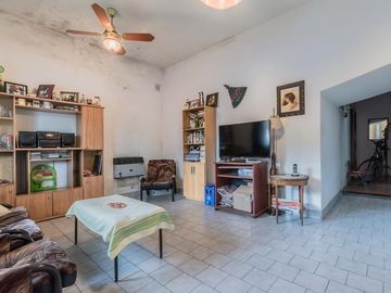 Dos PH sobre lote propio- se acepta canje y posibilidad de subdividir- Florida Oeste