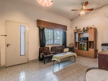 Dos PH sobre lote propio- se acepta canje y posibilidad de subdividir- Florida Oeste