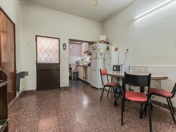 Dos PH sobre lote propio- se acepta canje y posibilidad de subdividir- Florida Oeste