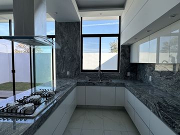 Hermosa y moderna casa en Parques Vallarta
