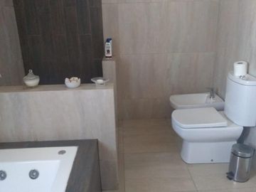 Excelente casa  en venta a la laguna en Canton Islas, Escobar