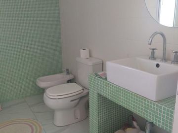 Excelente casa  en venta a la laguna en Canton Islas, Escobar