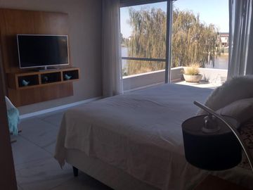 Excelente casa  en venta a la laguna en Canton Islas, Escobar