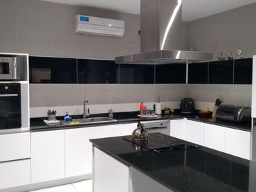 Excelente casa  en venta a la laguna en Canton Islas, Escobar