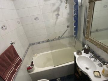 Casa en  barrio residencial de Temperley Este