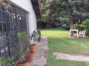 Casa en  barrio residencial de Temperley Este