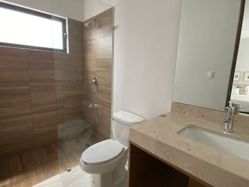 CASA EN VENTA MERIDA 1 PISO 1 RECAMARAS EN PRIVADA CAMPOCIELO YUCATAN