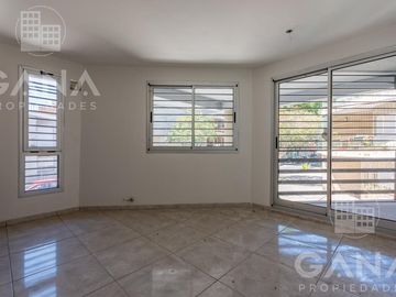 Venta Departamento en Echesortu Rosario. 2 dormitorios con balcón y terraza