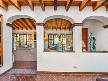 Casa en Venta cerca de Centro en San Miguel – Diseño colonial y Amueblada