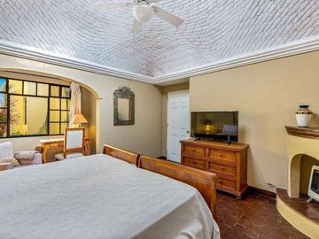 Casa en Venta cerca de Centro en San Miguel – Diseño colonial y Amueblada