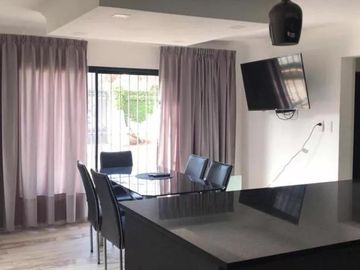 Casa en Venta - 4 Dormitorios 4 Baños - 800 mts2 - Ezeiza, Buenos Aires