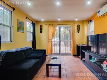 Casa en  Barrio Santa Amelia - Doble lote