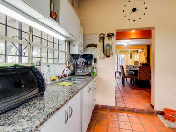 Casa en  Barrio Santa Amelia - Doble lote