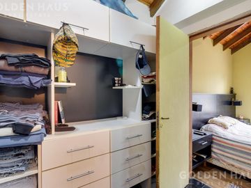 Casa en  Barrio Santa Amelia - Doble lote