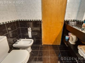 Casa en  Barrio Santa Amelia - Doble lote