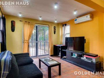 Casa en  Barrio Santa Amelia - Doble lote