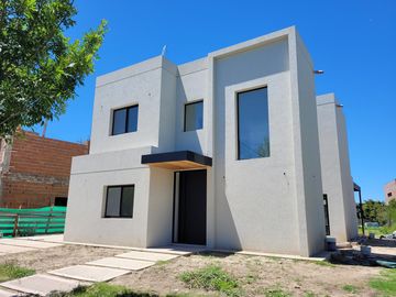 Puertos - Araucarias | Venta | Muy linda casa de 3 dormitorios con escritorio/dependencia