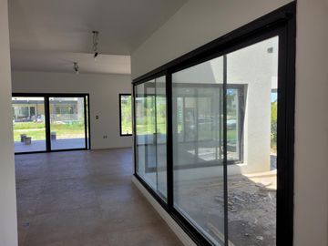 Puertos - Araucarias | Venta | Muy linda casa de 3 dormitorios con escritorio/dependencia