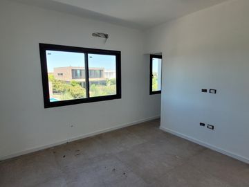 Puertos - Araucarias | Venta | Muy linda casa de 3 dormitorios con escritorio/dependencia