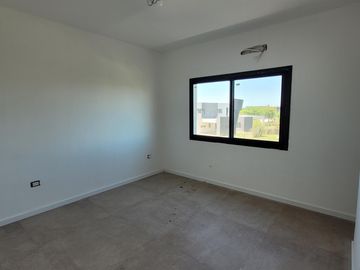 Puertos - Araucarias | Venta | Muy linda casa de 3 dormitorios con escritorio/dependencia