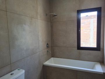 Puertos - Araucarias | Venta | Muy linda casa de 3 dormitorios con escritorio/dependencia