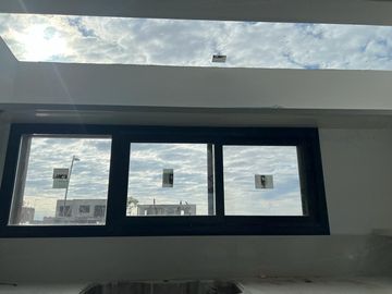 VENTA | Casa a estrenar de 3 dormitorios , escritorio y pileta  | Barrio Riberas