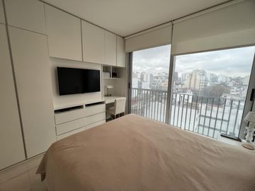 Venta departamento con terraza, parrilla y jacuzzi propio. 1 suites. 2 Cocheras. Amenities. Palermo
